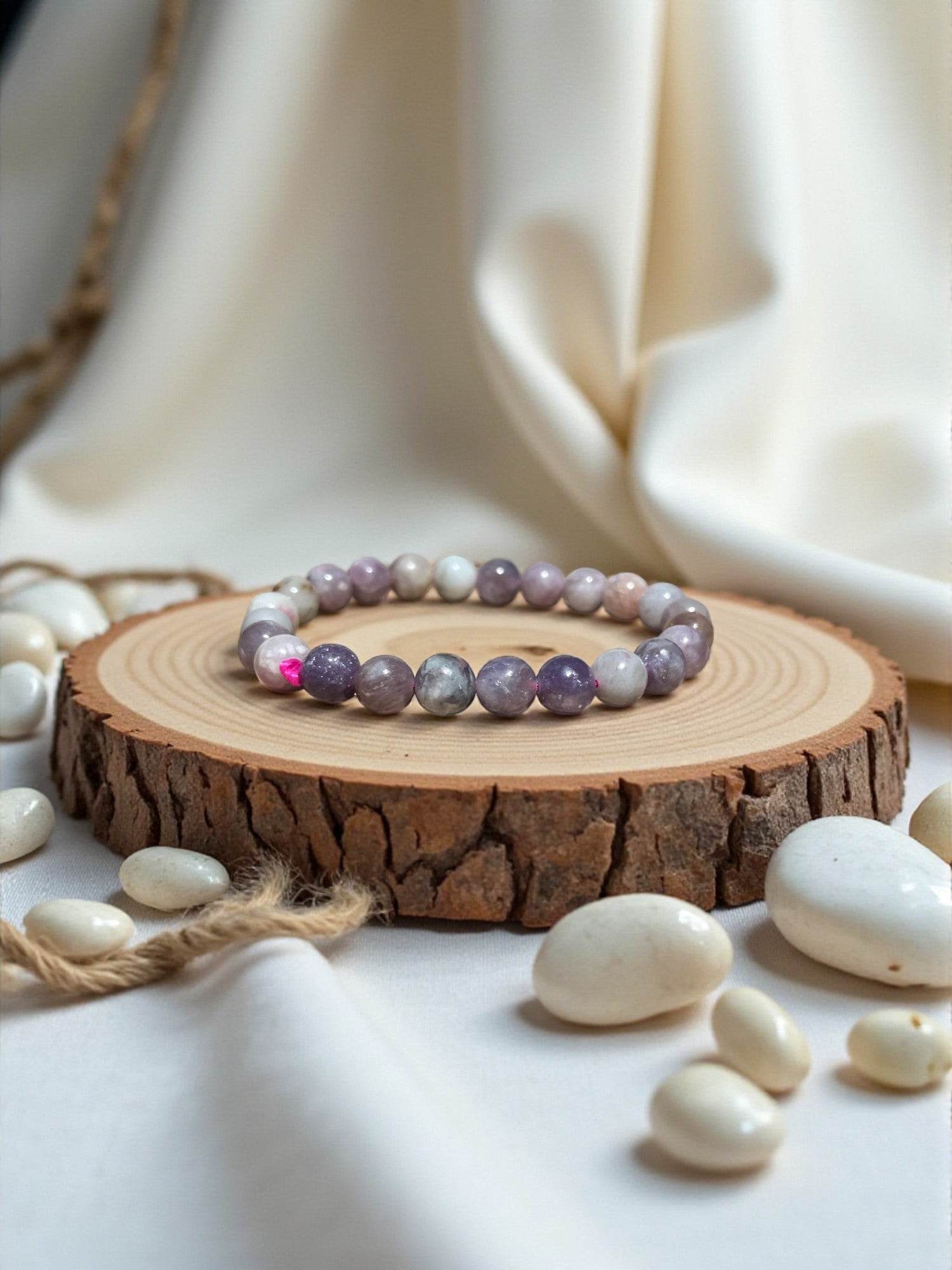 Tourmaline rose sur Eudialyte - BD PIERRES NATURELLES