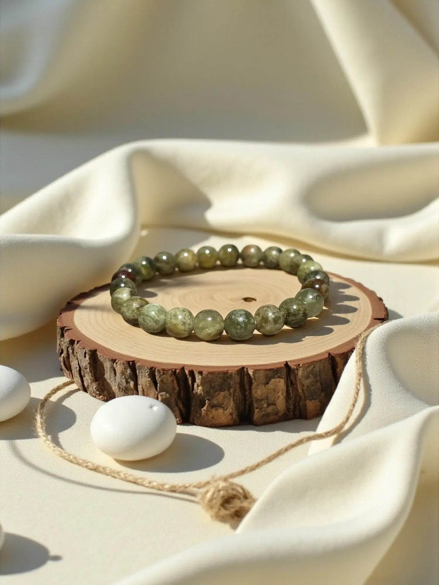 Grenat vert Grossulaire - Mali Q.A - BD PIERRES NATURELLES