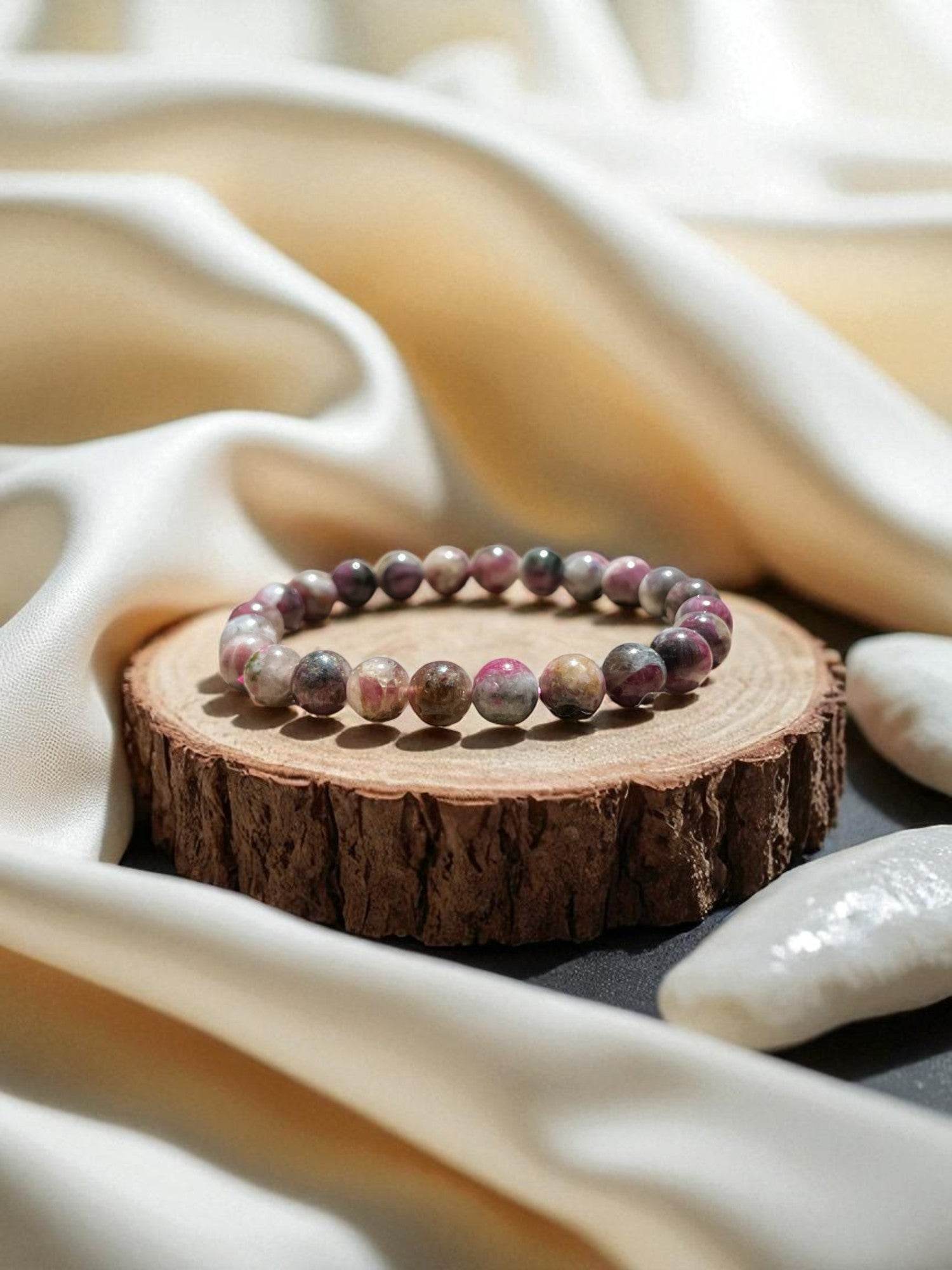 Tourmaline rose sur quartz - Brésil Q.A - BD PIERRES NATURELLES